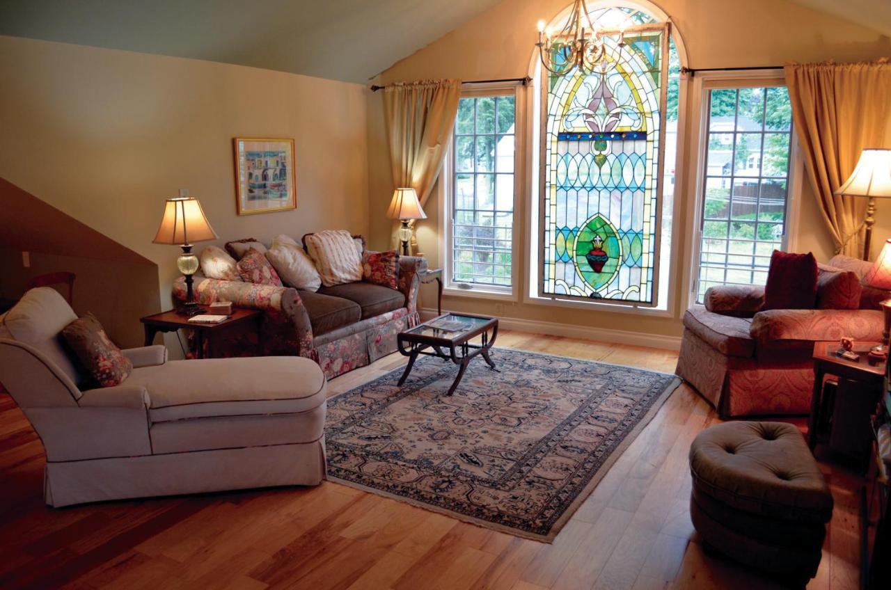 The Lace Curtain Cottage Chadwicks Exterior photo