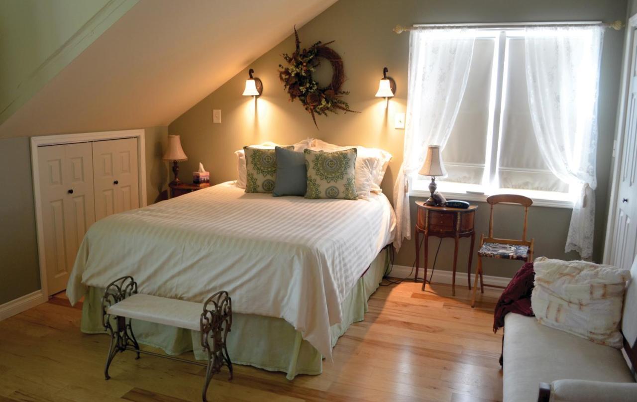 The Lace Curtain Cottage Chadwicks Exterior photo